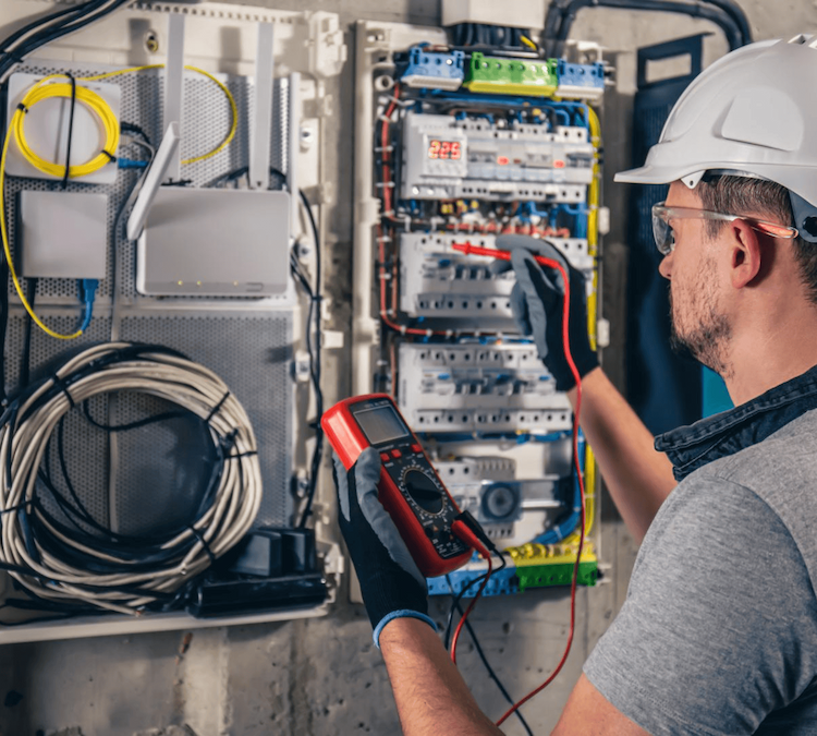 Proteção controle - Calibração de relés